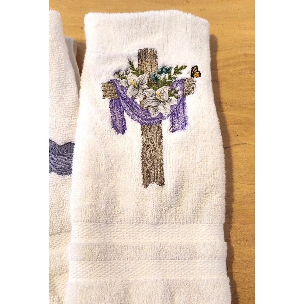 Vintage Christmas Hand Towels Set of 3 Applique Embroidered Holiday Guest Towels